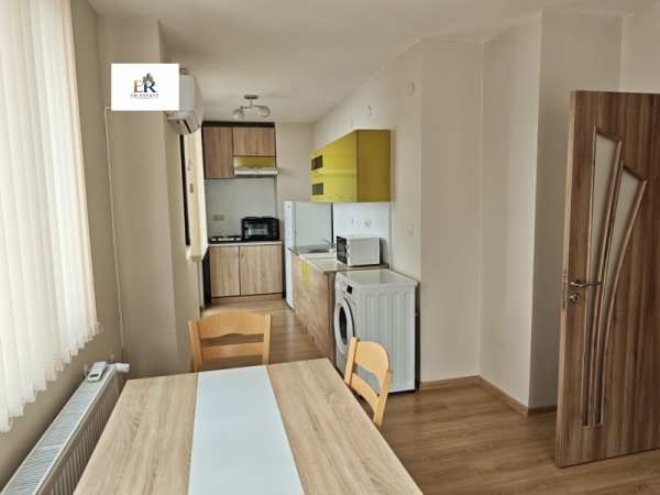 Дава под наем 2-стаен, гр. плевен, идеален център