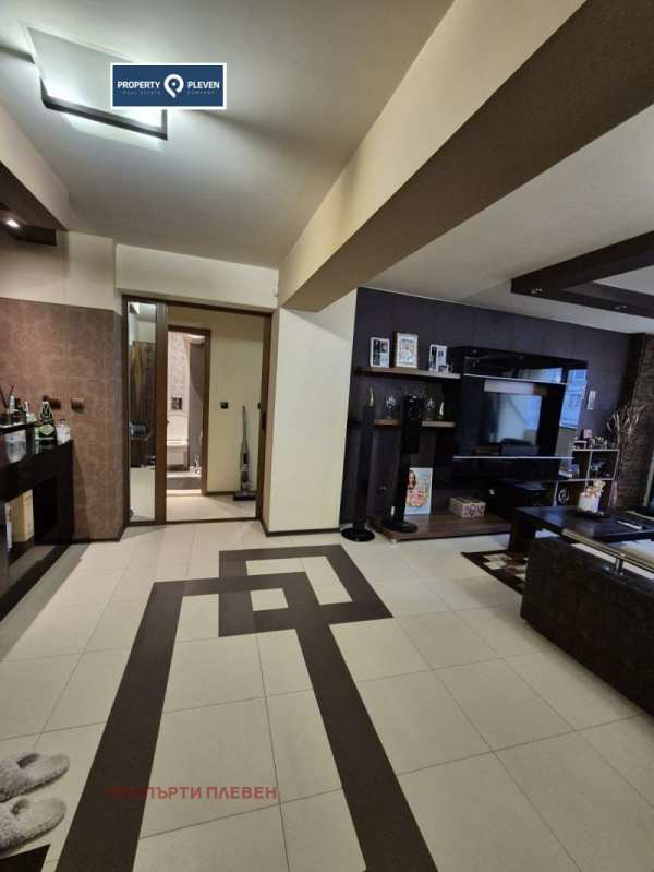 Дава под наем 3-стаен, гр. плевен, широк център