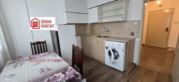 Дава под наем 1-стаен, гр. плевен, широк център