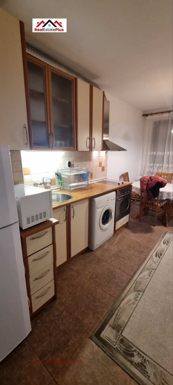 Дава под наем 2-стаен, гр. плевен, широк център