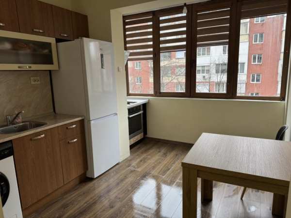 Дава под наем 2-стаен, гр. плевен, идеален център