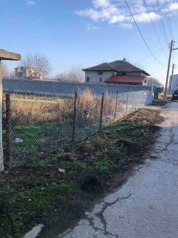 Продава ПАРЦЕЛ в регулация,Златитрап,Пловдив,гараж и ограда1220 кв.м.