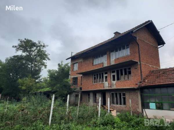 Продава къща област монтана,гр.лом квартал младеново