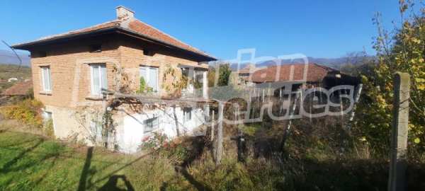 Продава къща, с. слатина, област пловдив