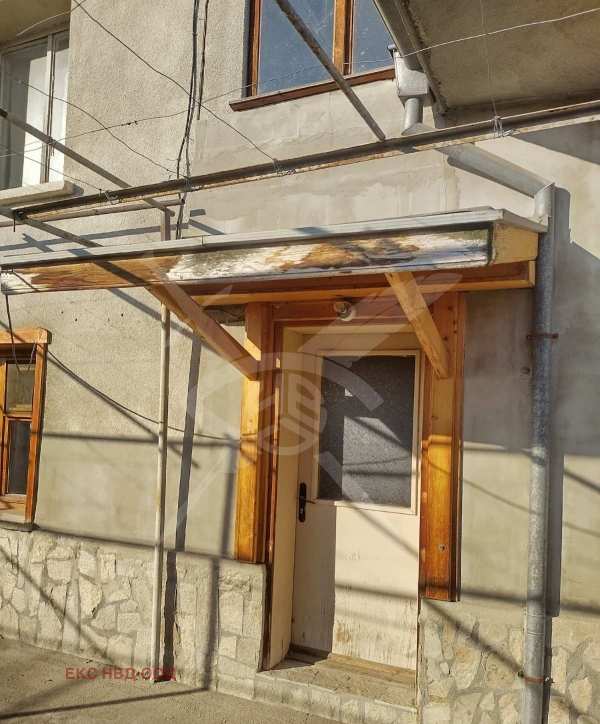 Продава етаж от къща, гр. садово, област пловдив