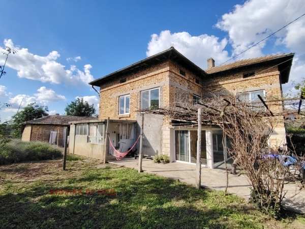 Продава къща, с. червенци, област варна