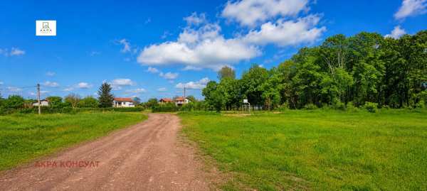 Продава парцел, с. караполци, област софия област
