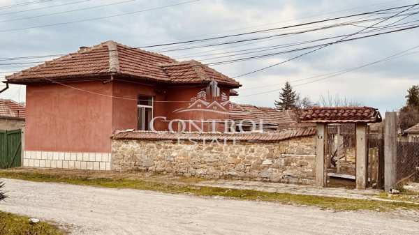 Продава къща, с. първомайци, област велико търново