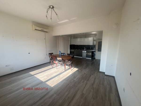 Продава  многостаен град Пловдив, Център
      175 кв.м