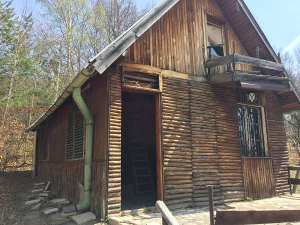 Продава вила, с. батулия, област софия област