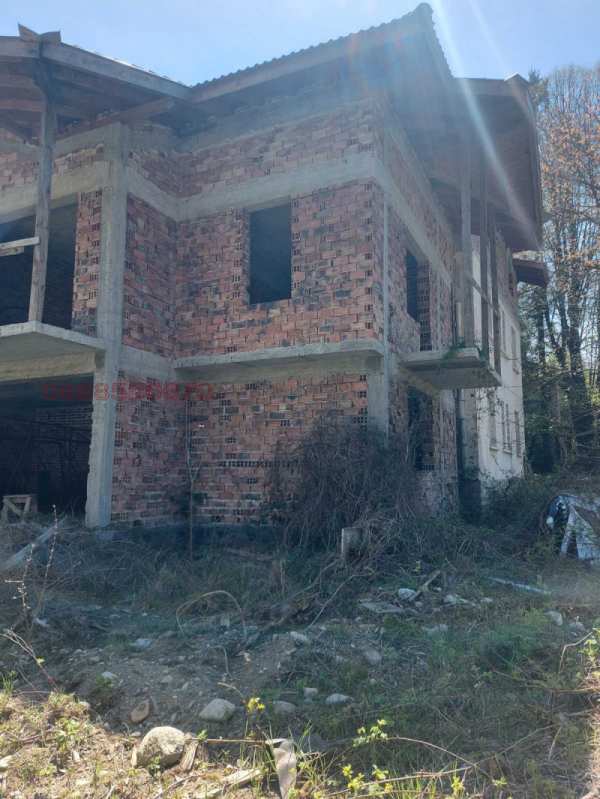 Продава  хотел гр. Тетевен, област Ловеч
      1250 кв.м