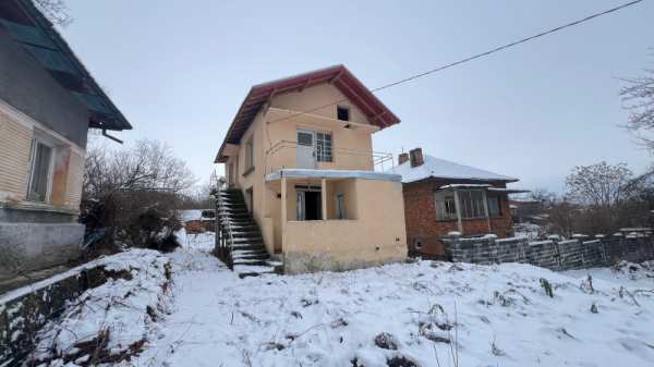 Продава къща, гр. лом, област монтана