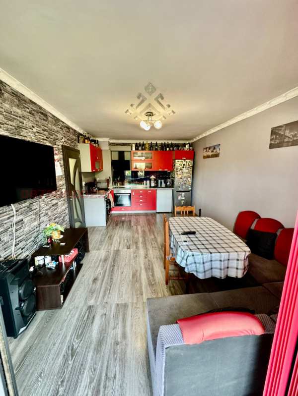 Продава 4-стаен, гр. плевен, сторгозия