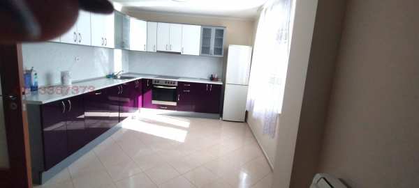 Продава 2-стаен, гр. пазарджик, идеален център