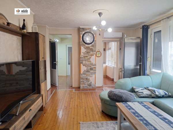 Продава 3-стаен, гр. пазарджик, идеален център