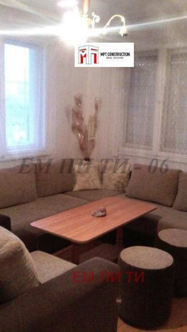 Продава етаж от къща, гр. пловдив, прослав