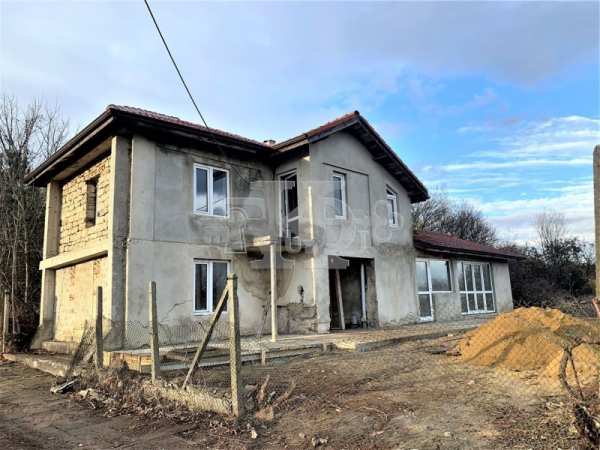 Продава  къща с. Изгрев, област Варна
      140 кв.м