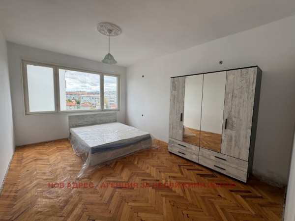 Продава  2-стаен град Търговище, Център
      65 кв.м