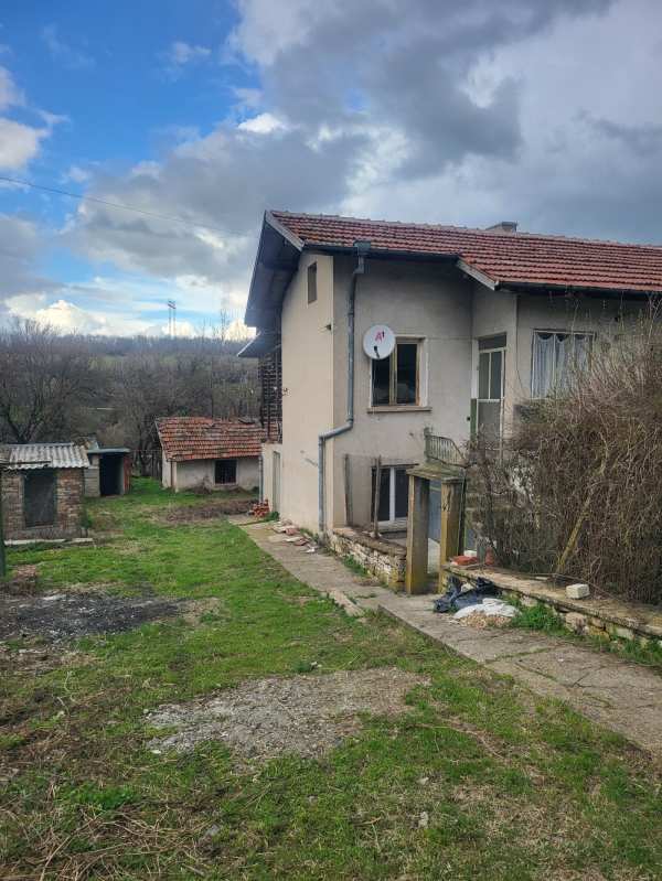 Продава къща, с. тученица, област плевен