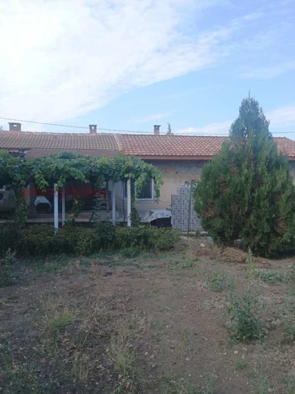 Продава  къща гр. Шабла, област Добрич
      1180 кв.м