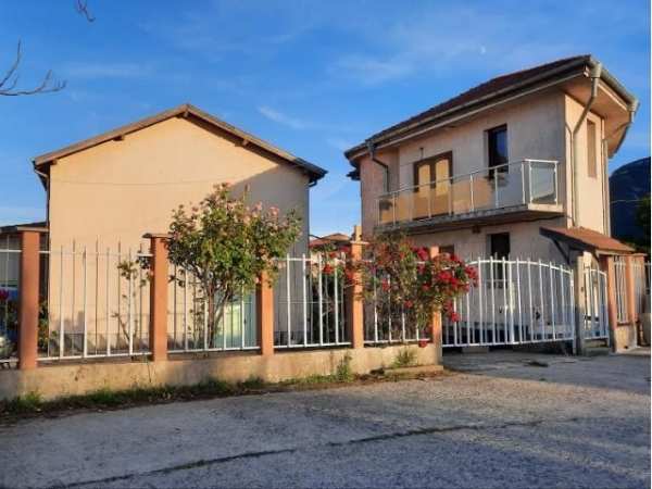 Продава бизнес имот, гр. враца, промишлена зона - изток