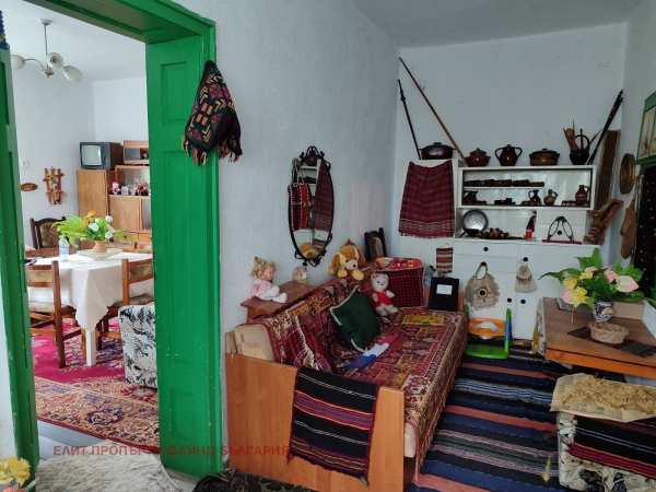 Продава къща, с. веселиново, област шумен