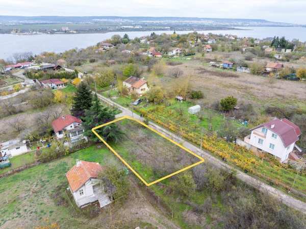 Продава парцел, гр. варна, м-т лазур