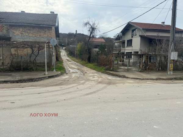 Продава  парцел с. Долище, област Варна
      1050 кв.м