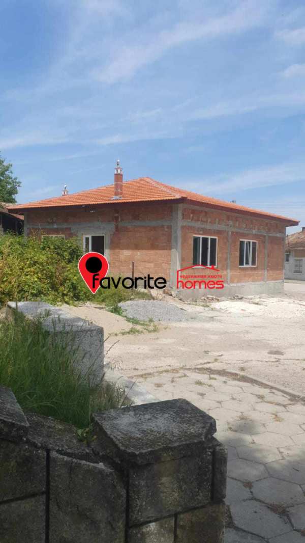 Продава  къща с. Градище, област Шумен
      220 кв.м