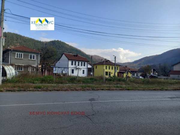 Продава парцел, с. орешак, област ловеч