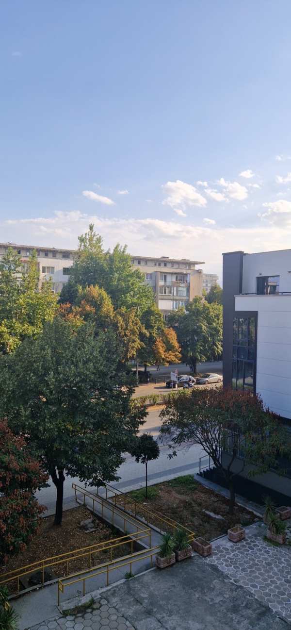 Продава  многостаен град Пловдив, Център
      98 кв.м