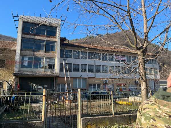 Продава пром. помещение, гр. етрополе, област софия област