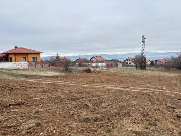 Продава  парцел с. Ресилово, област Кюстендил
      806 кв.м