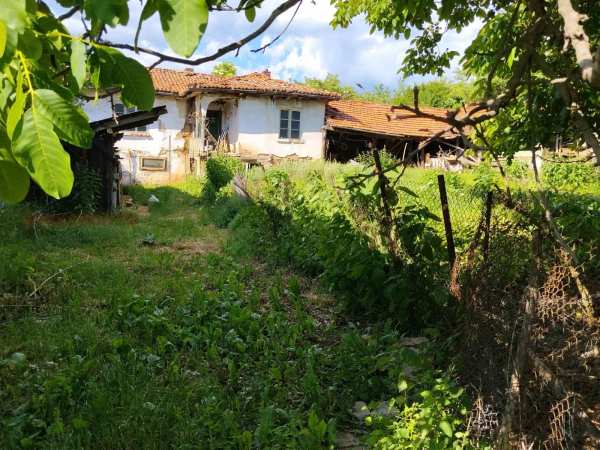 Продава къща, с. елешница, област софия област