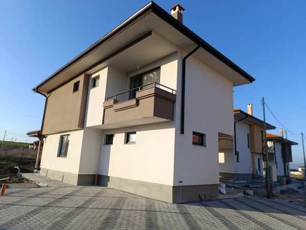 Продава къща, гр. божурище, област софия област