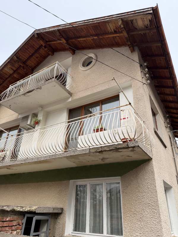 Продава къща, с. овчарци, област кюстендил