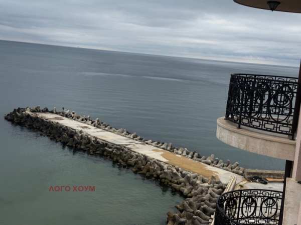 Продава  многостаен град Варна, к.к. Слънчев ден
      165 кв.м