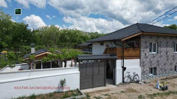 Продава къща, с. крайници, област кюстендил
