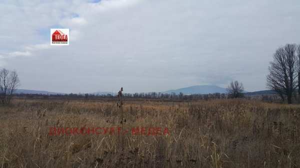 Продава парцел, с. белчински бани, област софия област