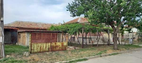 Продава къща, гр. суворово, област варна