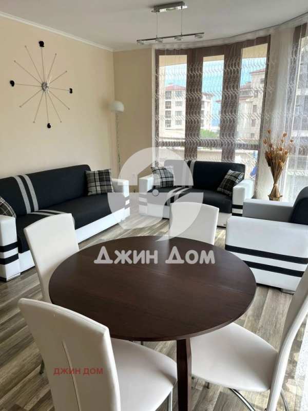 Продава  3-стаен с. Шкорпиловци, област Варна
      90 кв.м