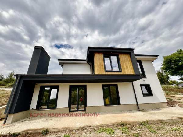 Продава къща, с. остра могила, област стара загора
