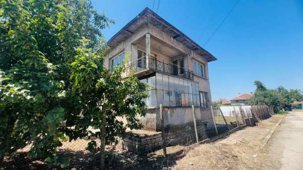 Продава къща, гр. бойчиновци, област монтана