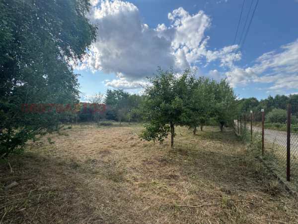 Продава парцел, с. крайници, област кюстендил
