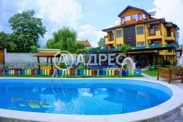 Продава  хотел с. Сушина, област Шумен
      857 кв.м