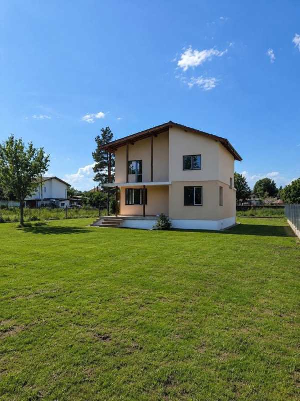 Продава къща, с. караполци, област софия област