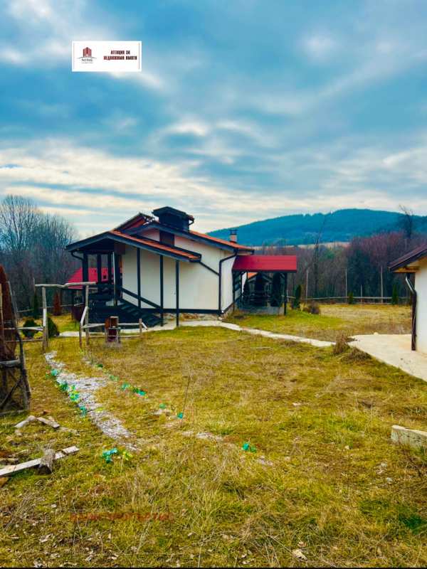 Продава бизнес имот, с. боснек, област перник