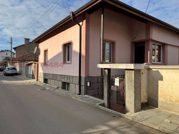 Продава къща, гр. дупница, област кюстендил