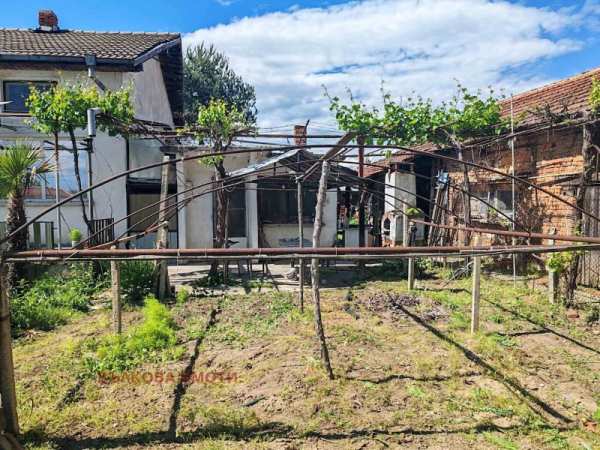 Продава  парцел с. Черна гора, област Стара Загора
      3183 кв.м