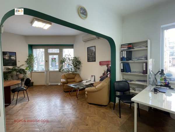 Продава офис, гр. враца, център